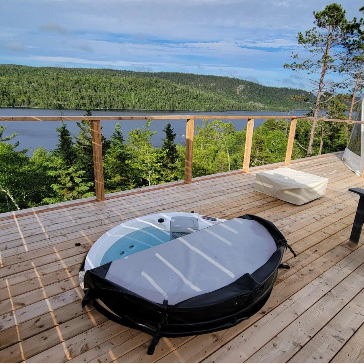 Okanagan 4-Person 10-Jet Portable Hot Tub